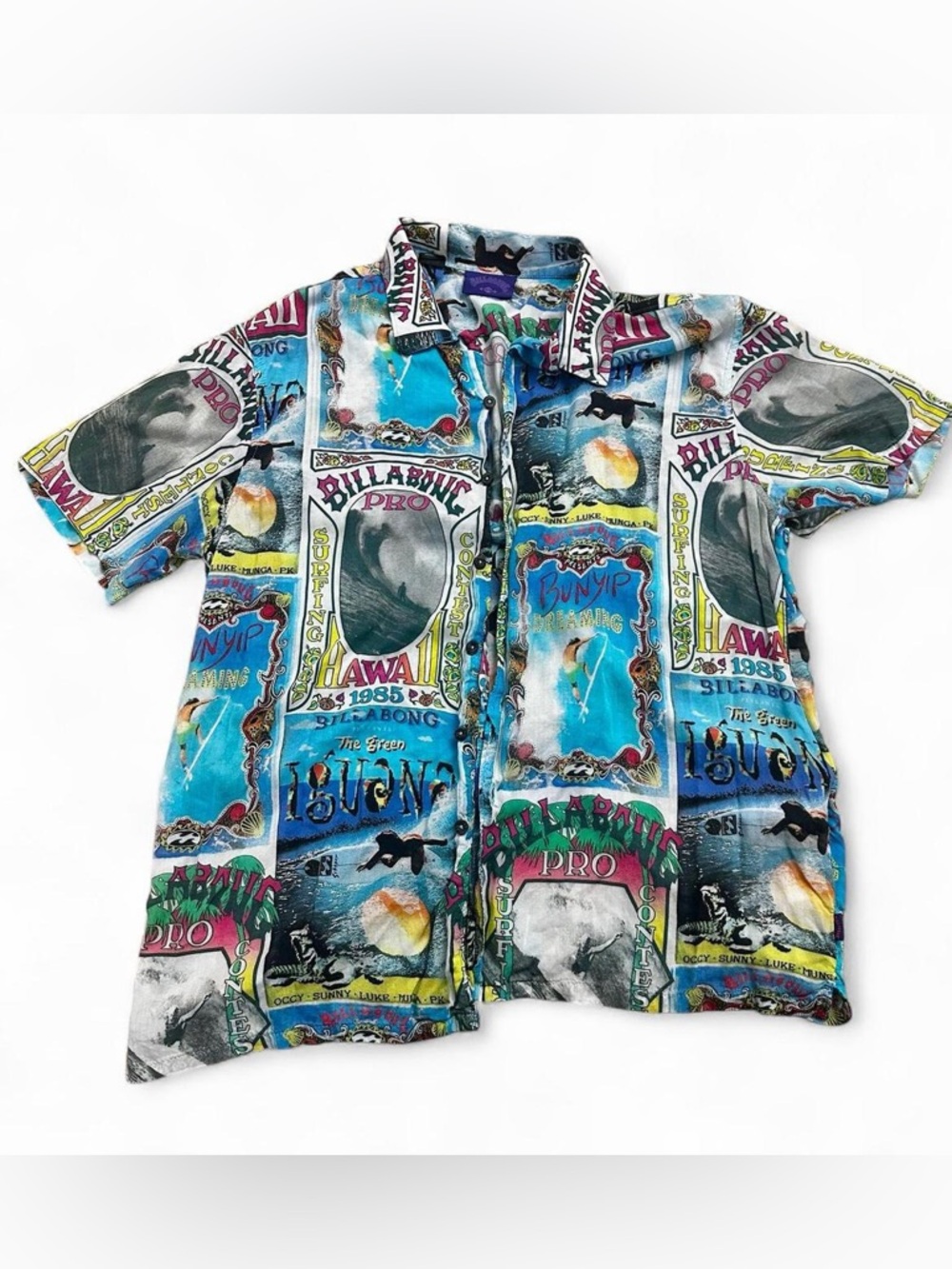 Billabong UO Exclusive | Allover Hawaii Poster Print Men’s Short-Sleeve Shirt